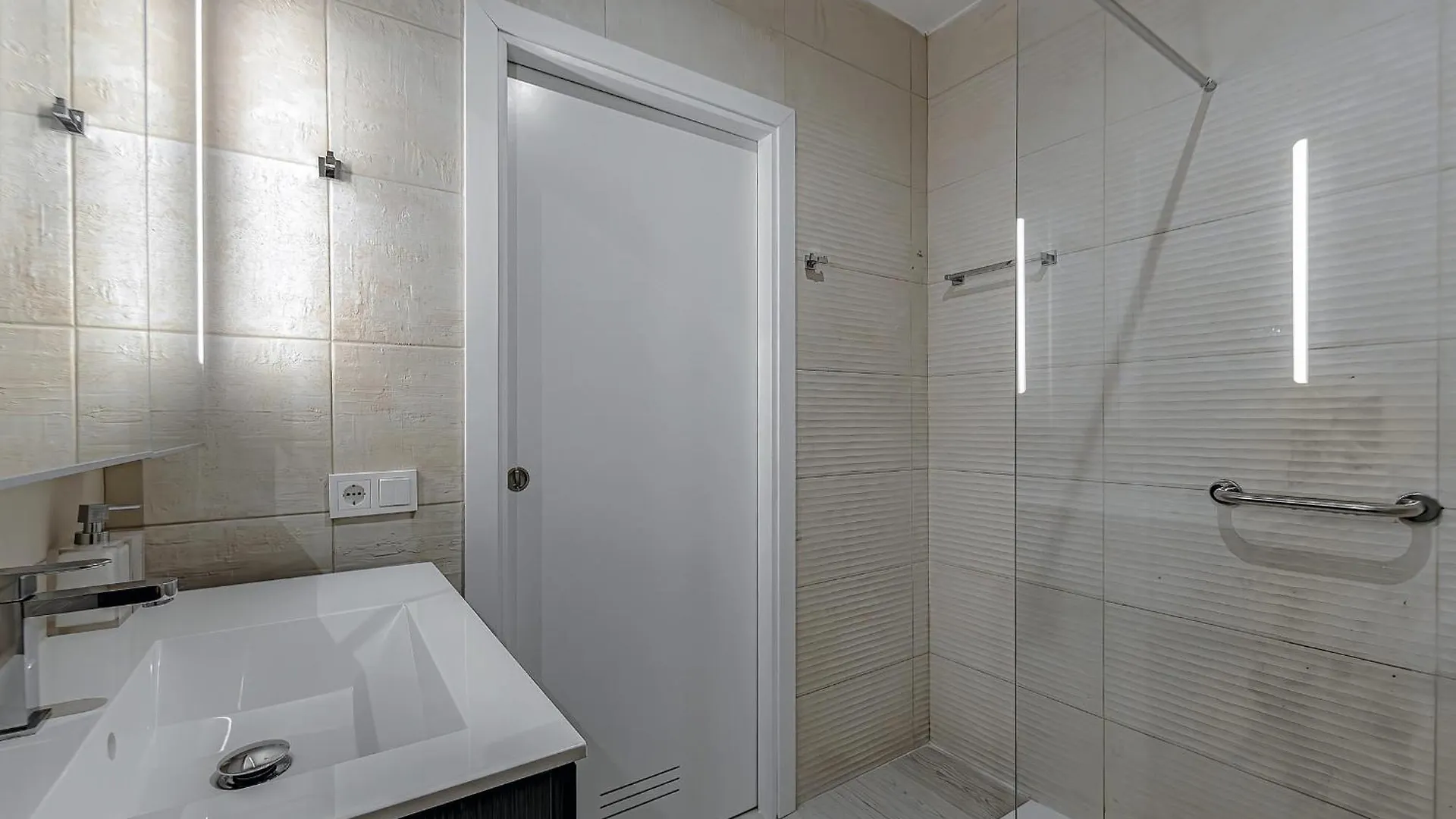 Luxury 2Bedroom Apartment On San Juan Beach Playa de San Juan